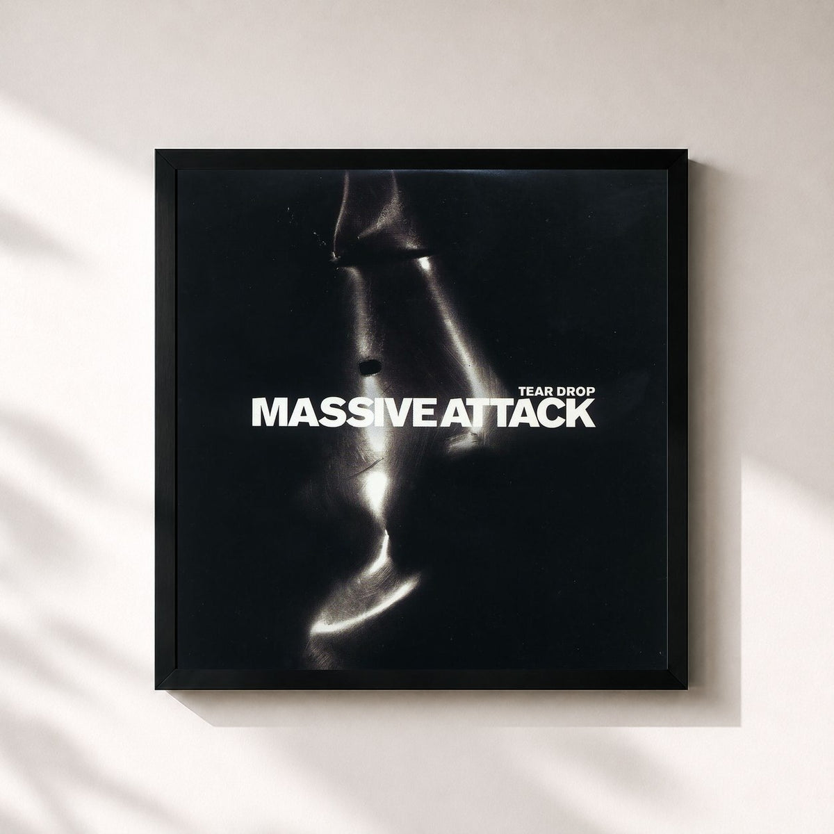 #noir Tableau carré de l'album Teardrop de Massive Attack, cadre noir 32x32 cm
