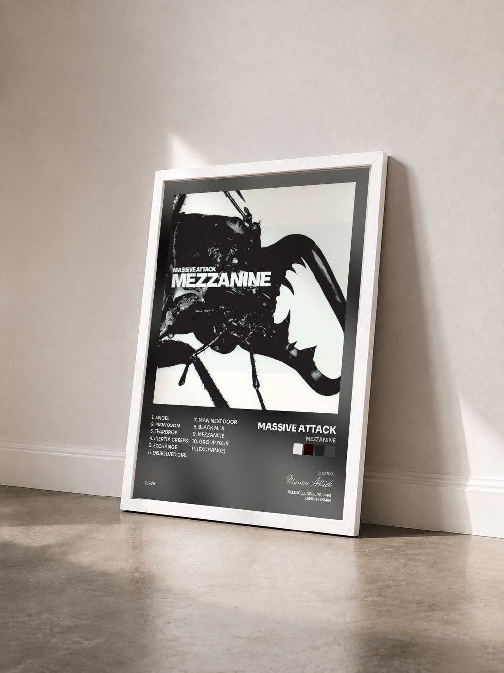#blanc Tableau de l'album Mezzanine de Massive Attack vu de trois quarts, cadre blanc
