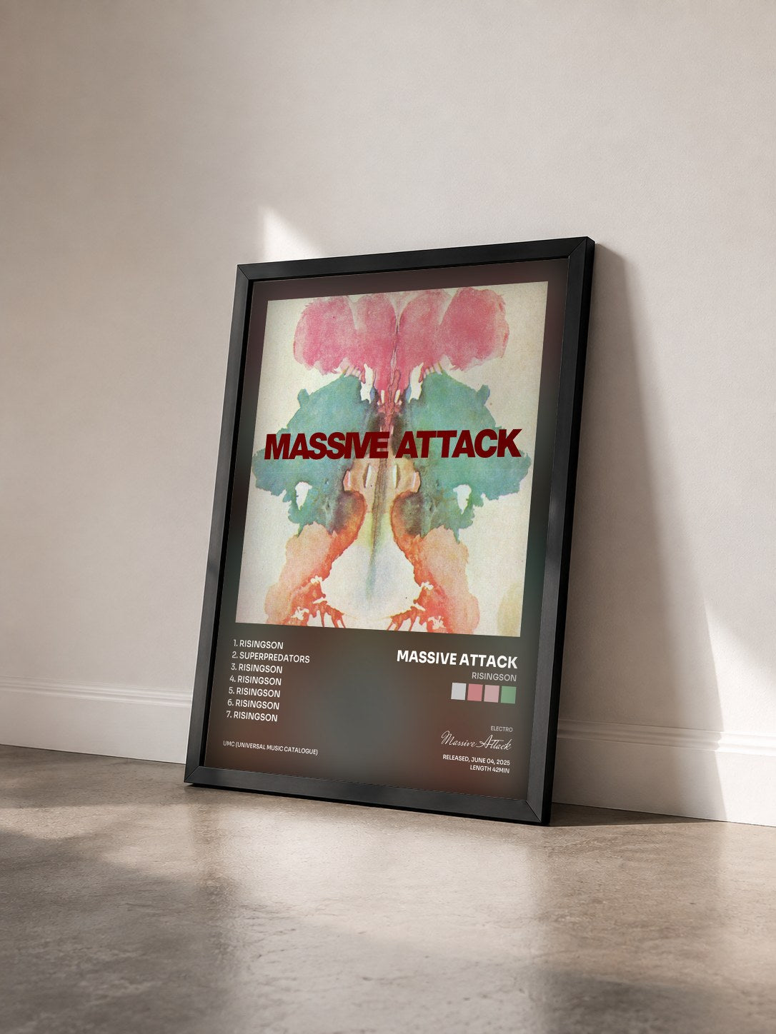 #noir Tableau de l'album Risingson de Massive Attack vu de trois quarts, cadre noir
