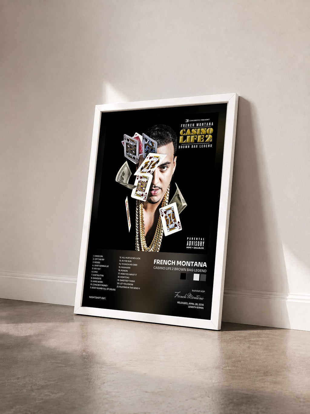 #blanc Casino Life 2 Brown Bag Legend von French Montana als gerahmter Kunstdruck von schräg gesehen, weißer Rahmen