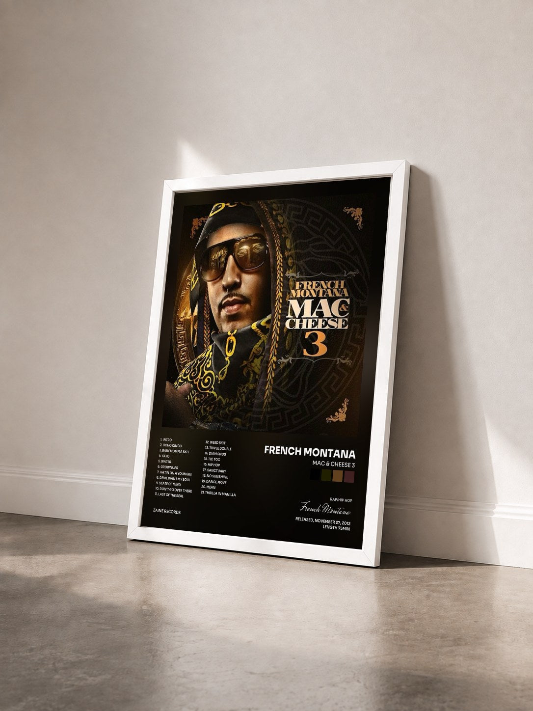 #blanc Tableau de l'album Mac & Cheese 3 de French Montana vu de trois quarts, cadre blanc