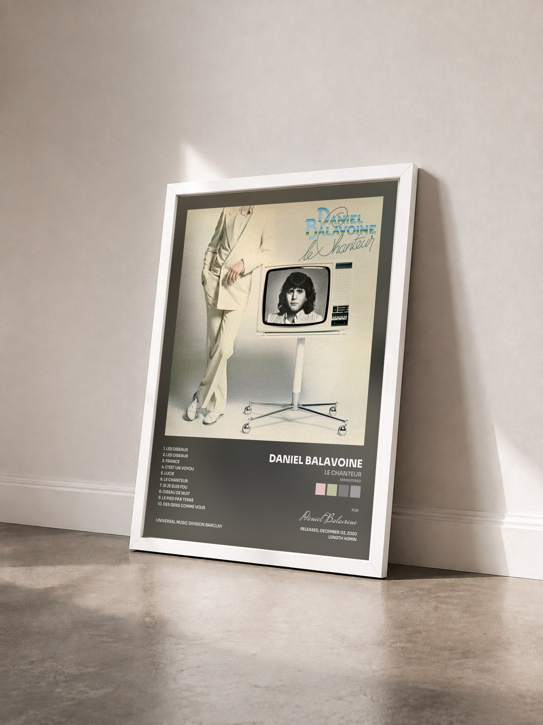#blanc Tableau de l'album Le chanteur (Remastered) de Daniel Balavoine vu de trois quarts, cadre blanc