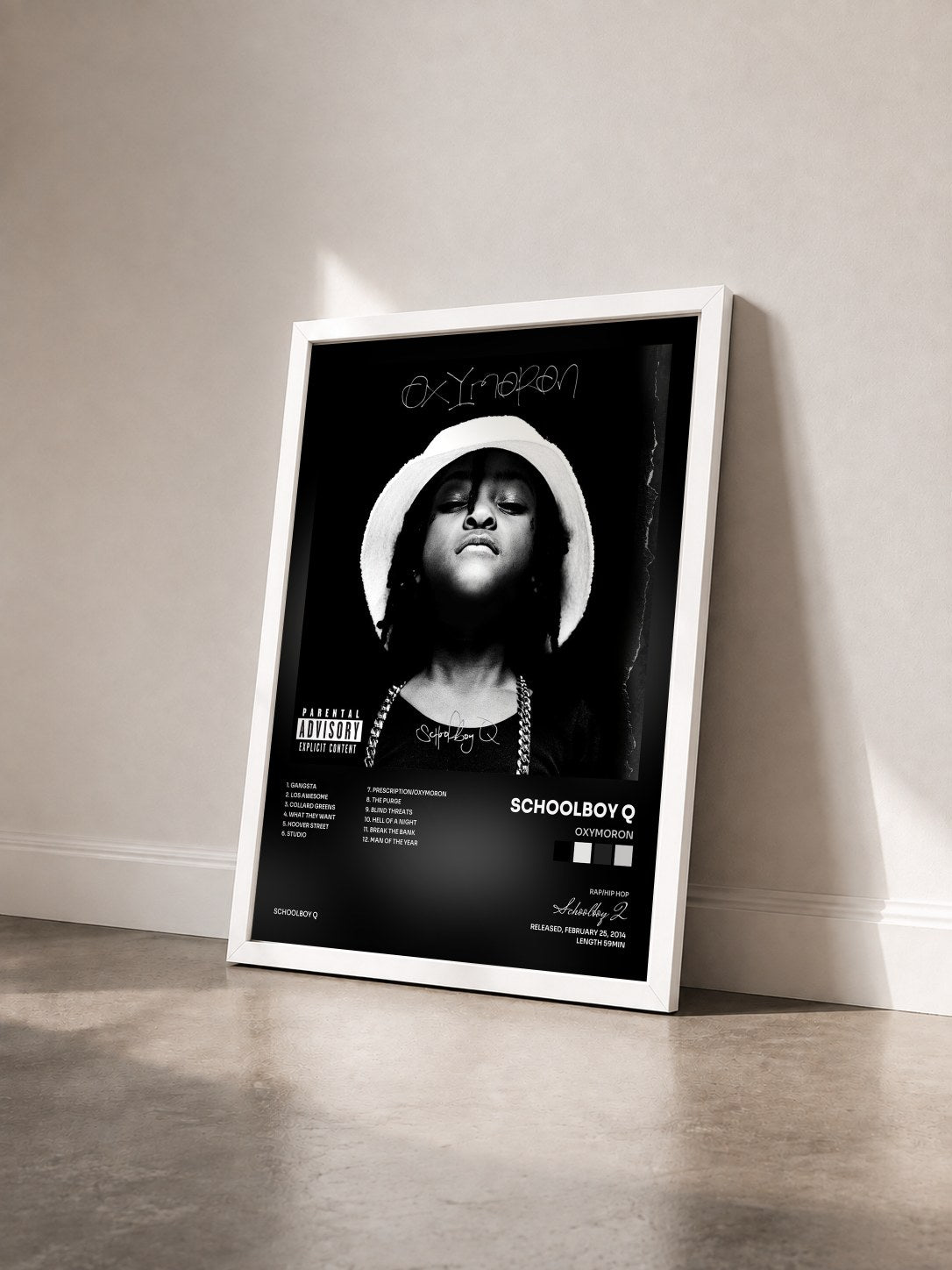 #blanc Oxymoron de Schoolboy Q en lámina enmarcada vista de tres cuartos, marco blanco