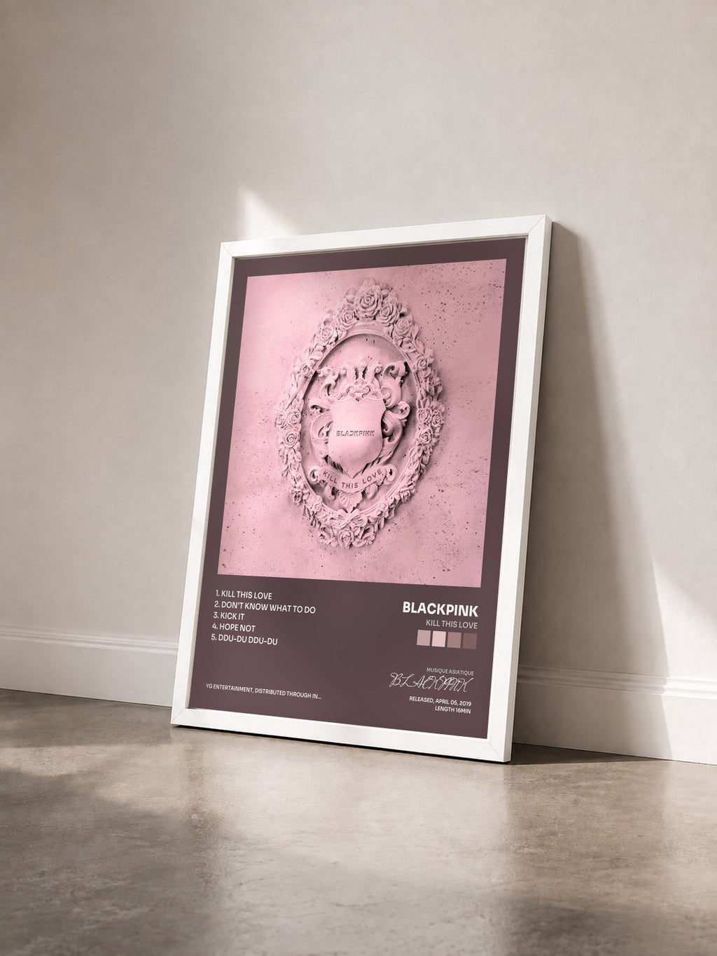#blanc Tableau de l'album KILL THIS LOVE de BLACKPINK vu de trois quarts, cadre blanc