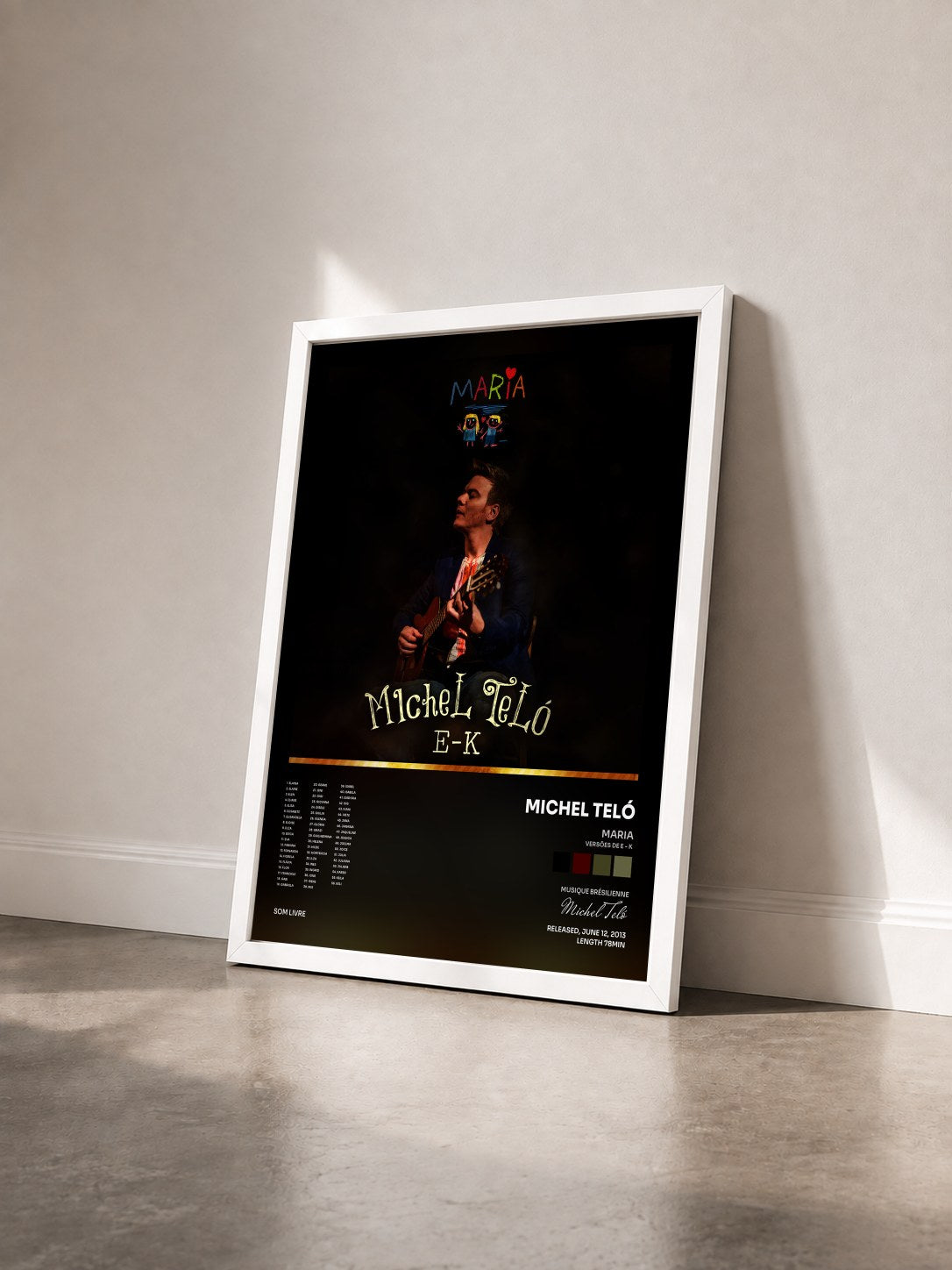 #blanc Tableau de l'album Maria (Versões de E - K) de Michel Teló vu de trois quarts, cadre blanc