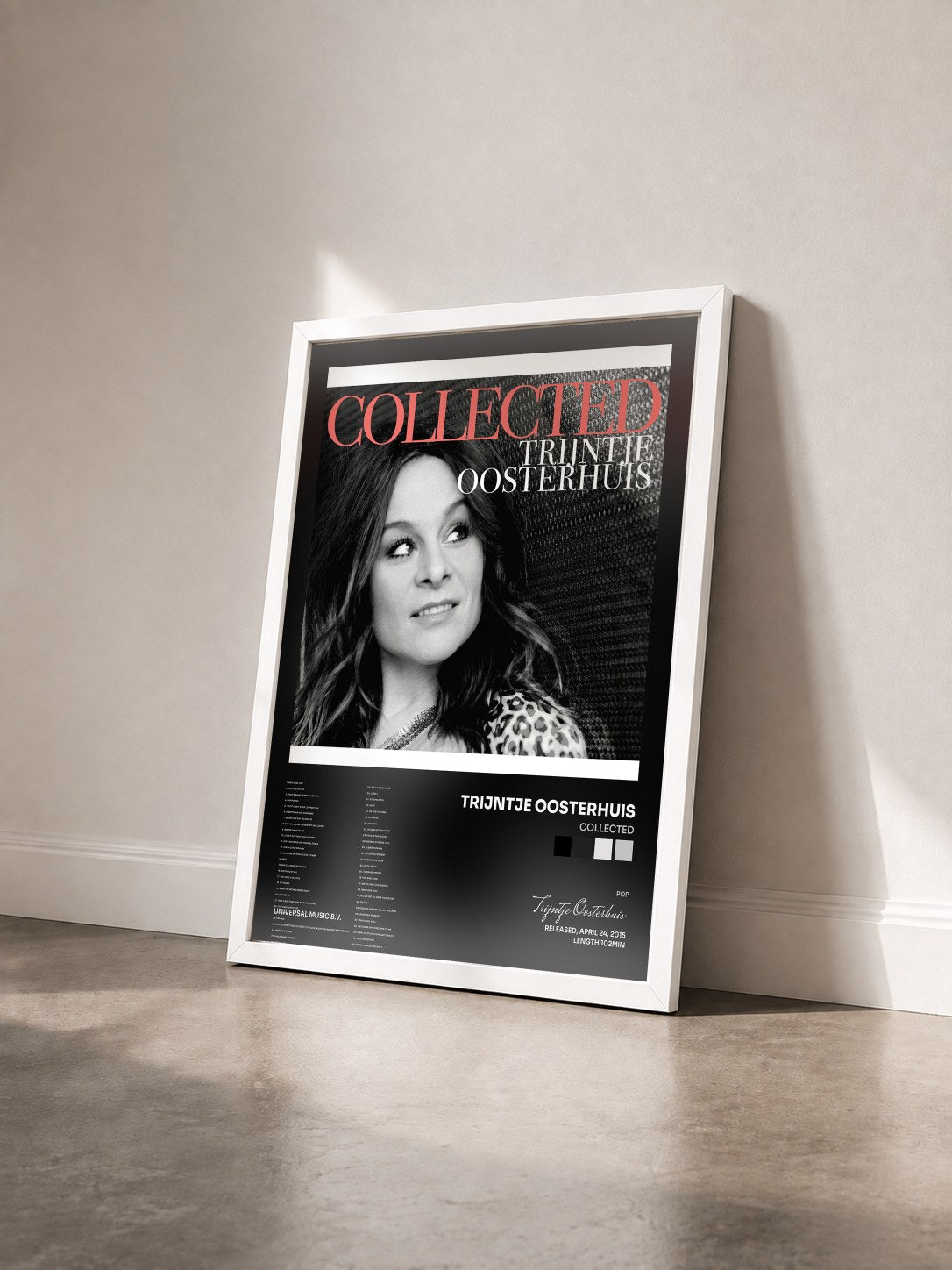 #blanc Tableau de l'album Collected de Trijntje Oosterhuis vu de trois quarts, cadre blanc