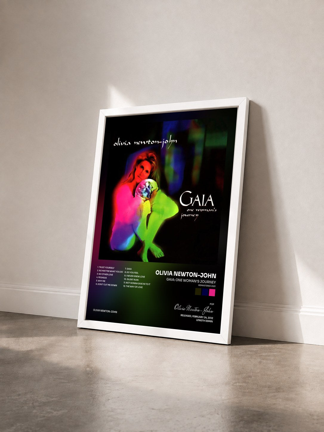 #blanc Tableau de l'album Gaia: One Woman's Journey (Remastered 2021) de Olivia Newton-John vu de trois quarts, cadre blanc