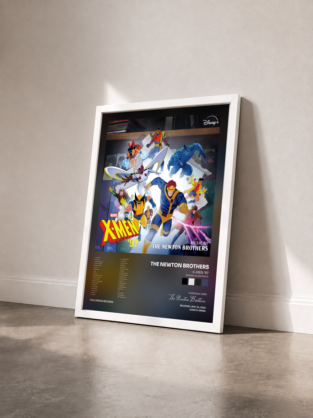 #blanc Tableau de l'album X-Men '97 (Original Soundtrack) de The Newton Brothers vu de trois quarts, cadre blanc