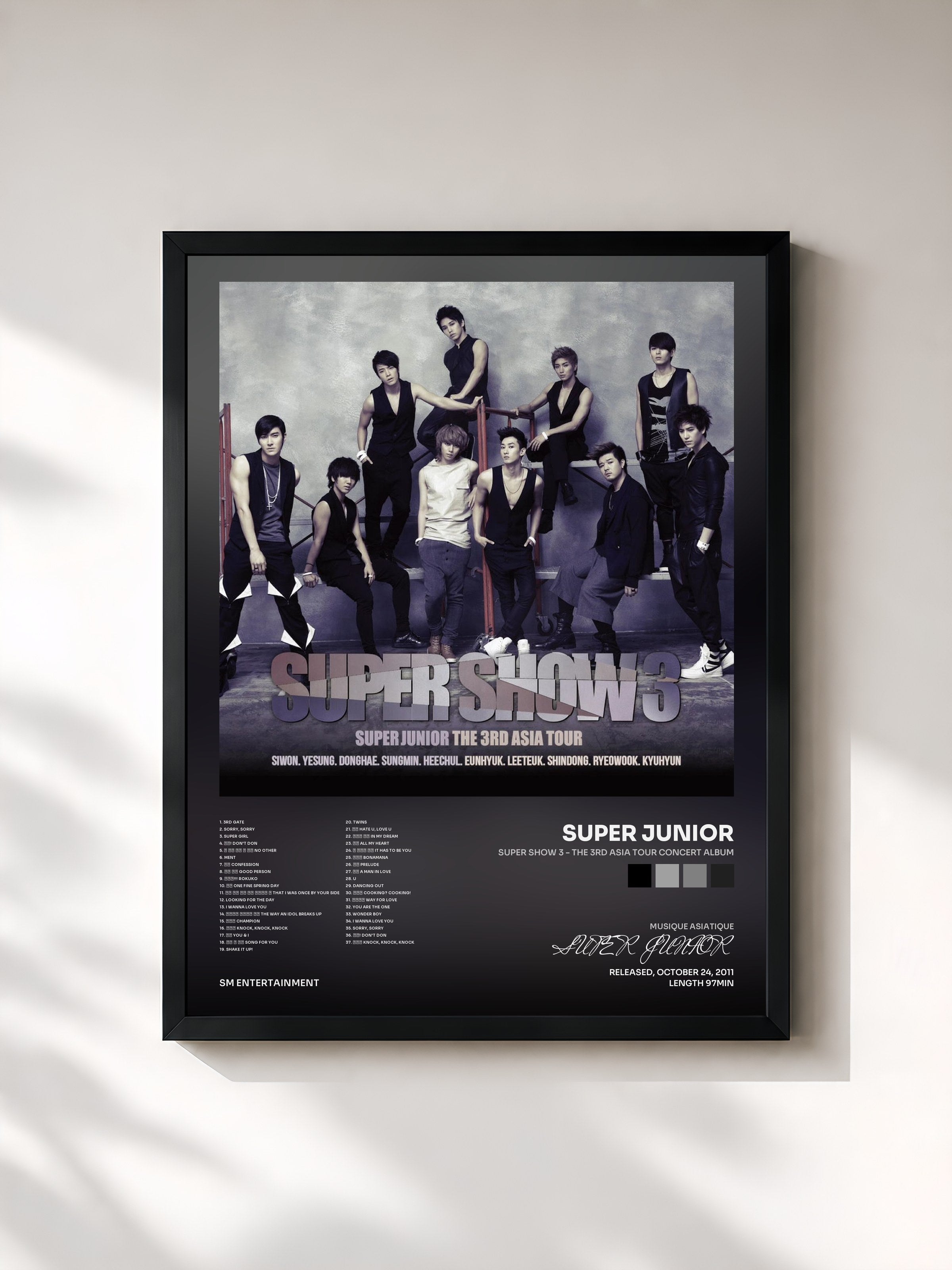 #noir Tableau de l'album Super Show 3 - The 3rd Asia Tour Concert Album de SUPER JUNIOR, cadre noir, imprimé et encadré en France