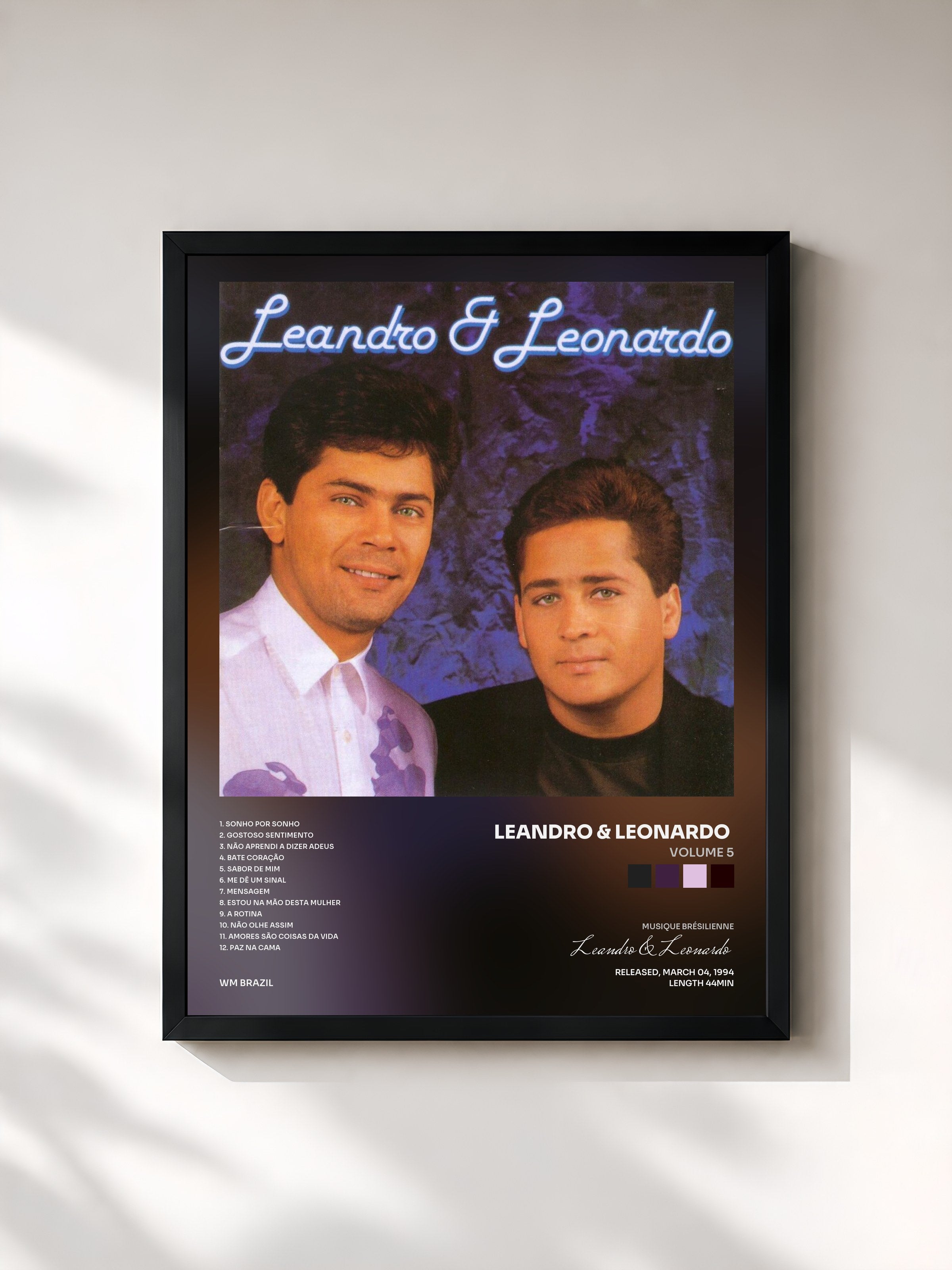 #noir Tableau de l'album Volume 5 de Leandro & Leonardo , cadre noir, imprimé et encadré en France