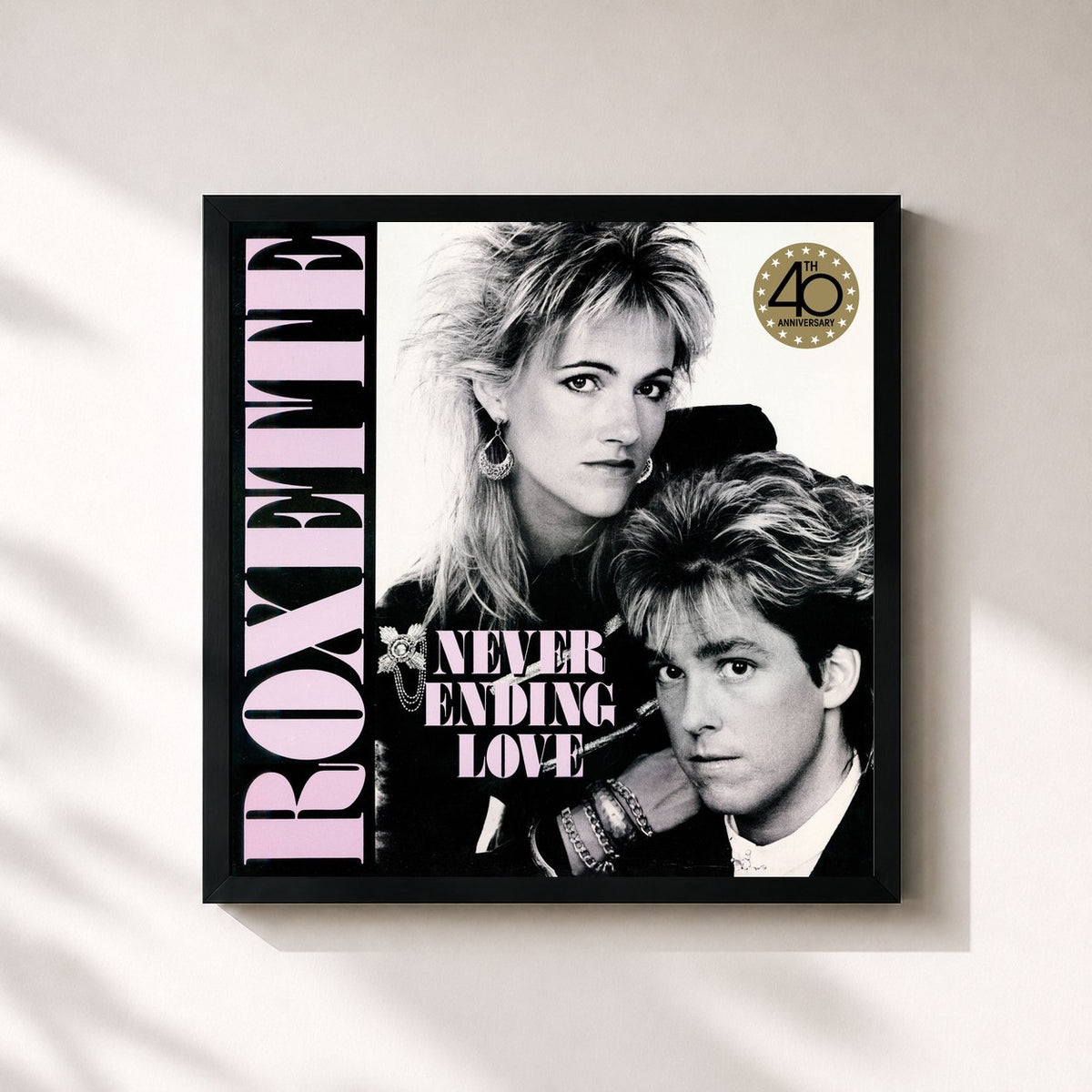 #noir Neverending Love (40th Anniversary Edition) von Roxette als quadratischer Kunstdruck, schwarzer Rahmen 32x32 cm