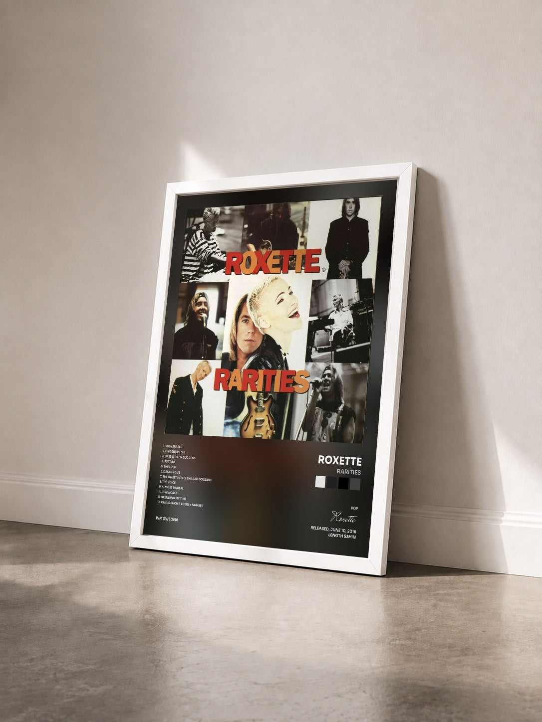 #blanc Rarities von Roxette als gerahmter Kunstdruck von schräg gesehen, weißer Rahmen