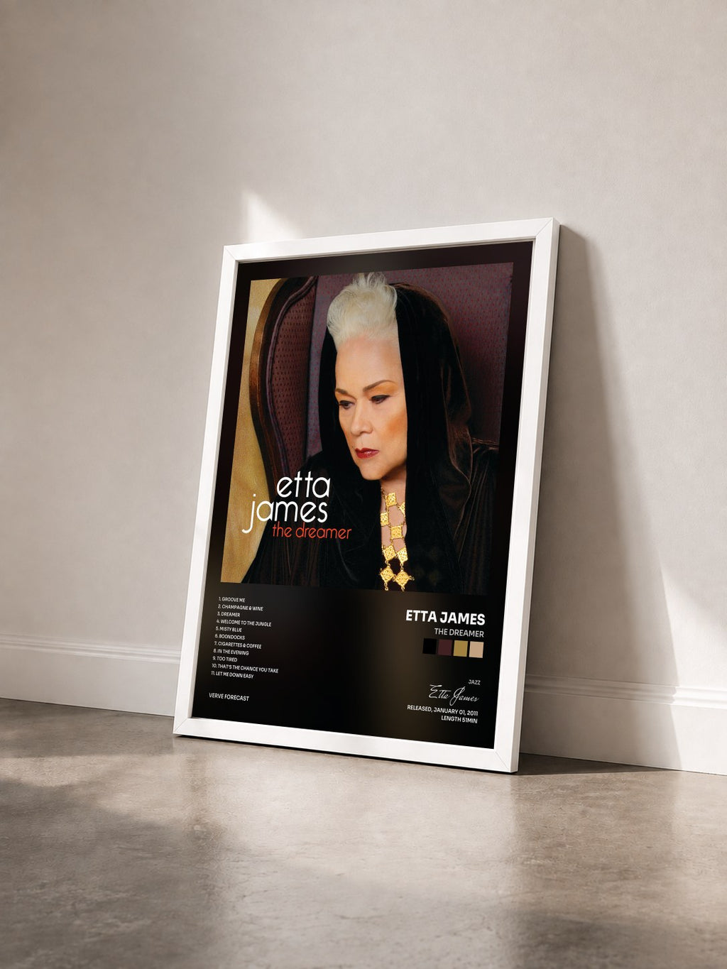 #blanc The Dreamer von Etta James als gerahmter Kunstdruck von schräg gesehen, weißer Rahmen