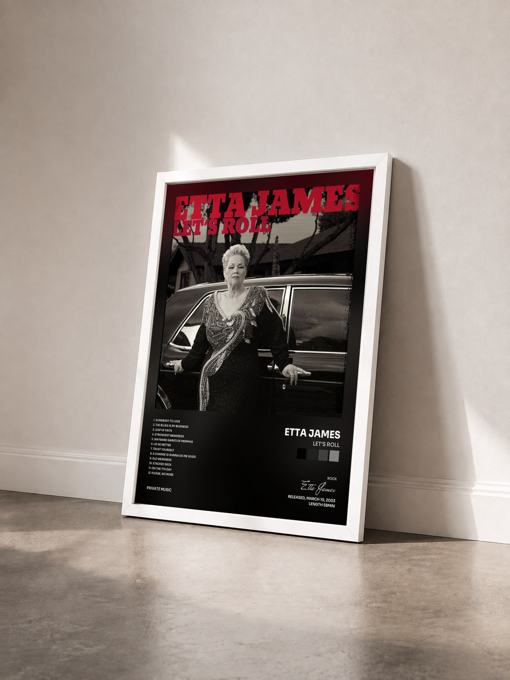 #blanc Let's Roll von Etta James als gerahmter Kunstdruck von schräg gesehen, weißer Rahmen
