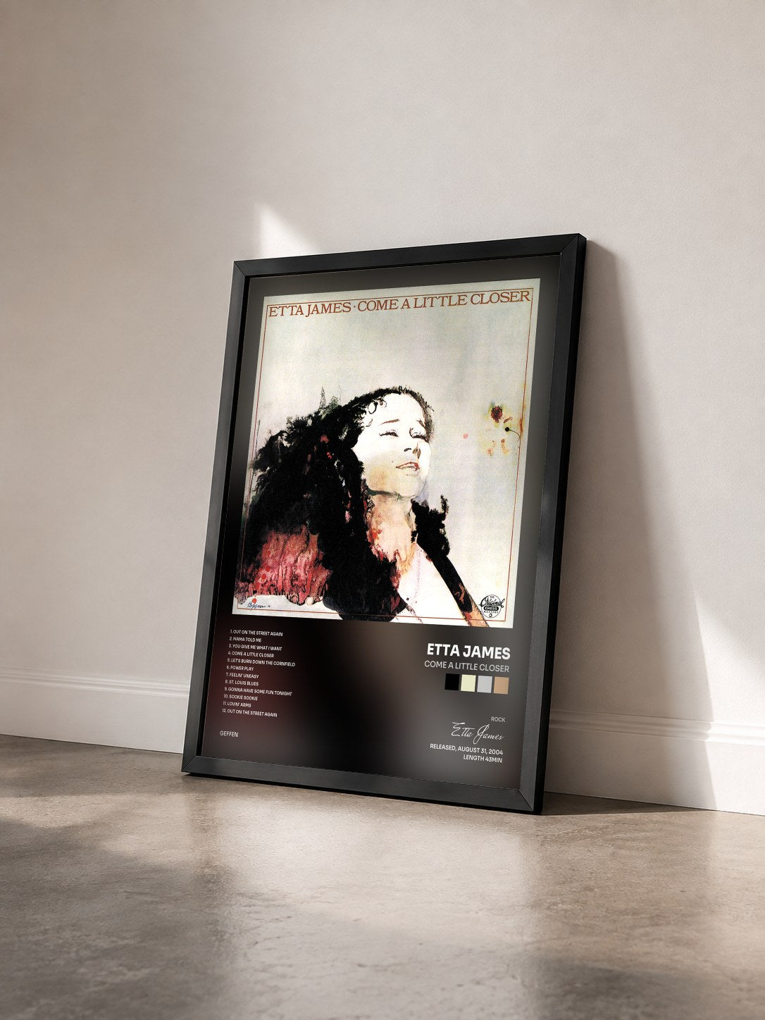 #noir Tableau de l'album Come A Little Closer de Etta James vu de trois quarts, cadre noir