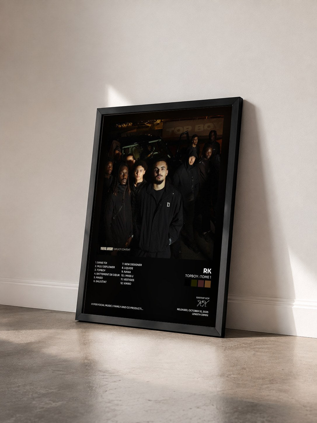 #noir Tableau de l'album TOPBOY: Tome 1 de RK vu de trois quarts, cadre noir