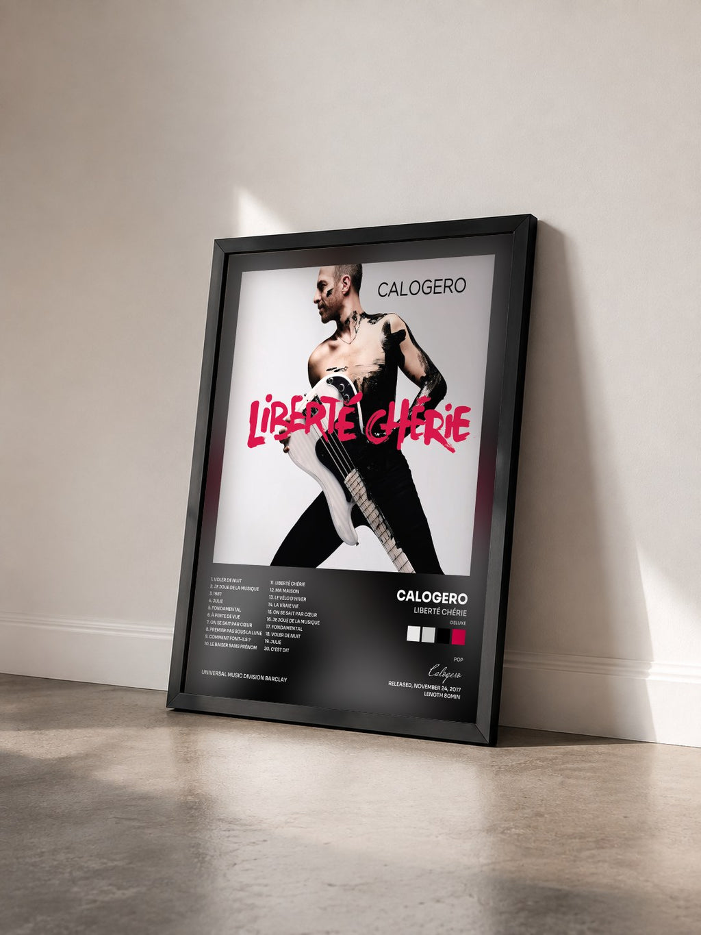#noir Liberté chérie (Deluxe) von Calogero als gerahmter Kunstdruck von schräg gesehen, schwarzer Rahmen
