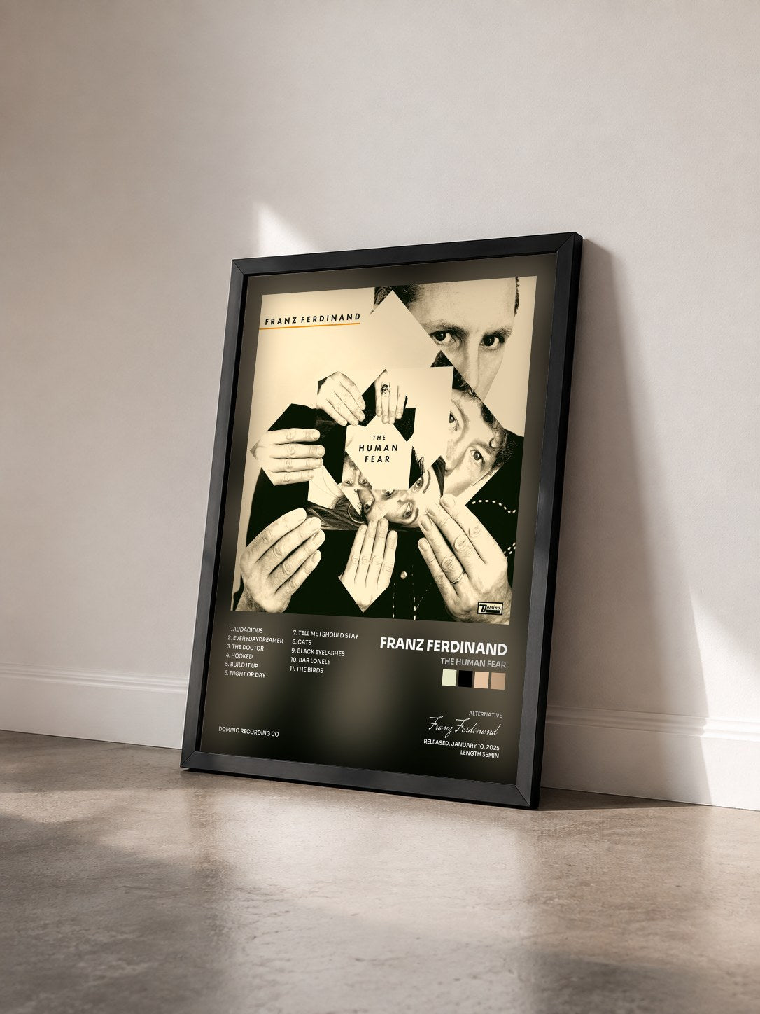 #noir The Human Fear von Franz Ferdinand als gerahmter Kunstdruck von schräg gesehen, schwarzer Rahmen