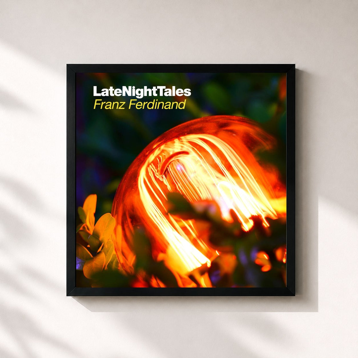 #noir Late Night Tales: Franz Ferdinand von Franz Ferdinand als quadratischer Kunstdruck, schwarzer Rahmen 32x32 cm