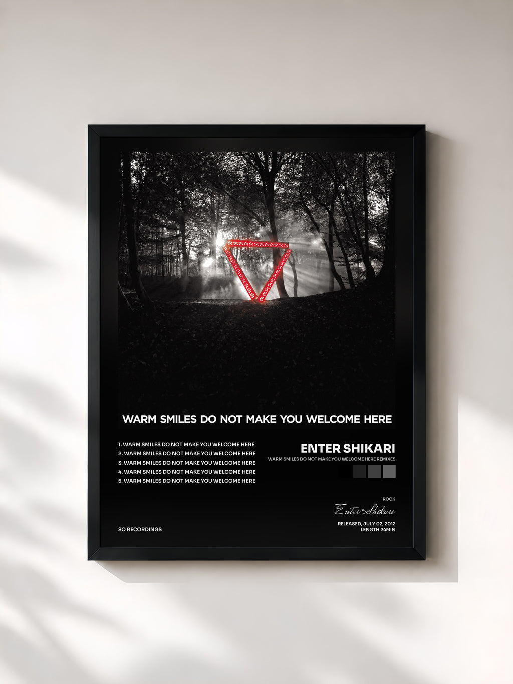 #noir Tableau de l'album Warm Smiles Do Not Make You Welcome Here Remixes de Enter Shikari, cadre noir, imprimé et encadré en France