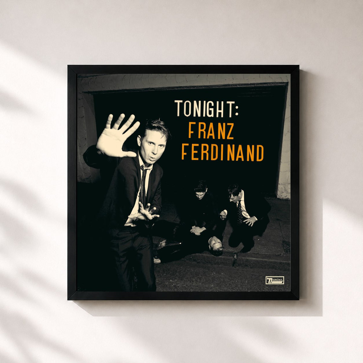 #noir Tonight von Franz Ferdinand als quadratischer Kunstdruck, schwarzer Rahmen 32x32 cm