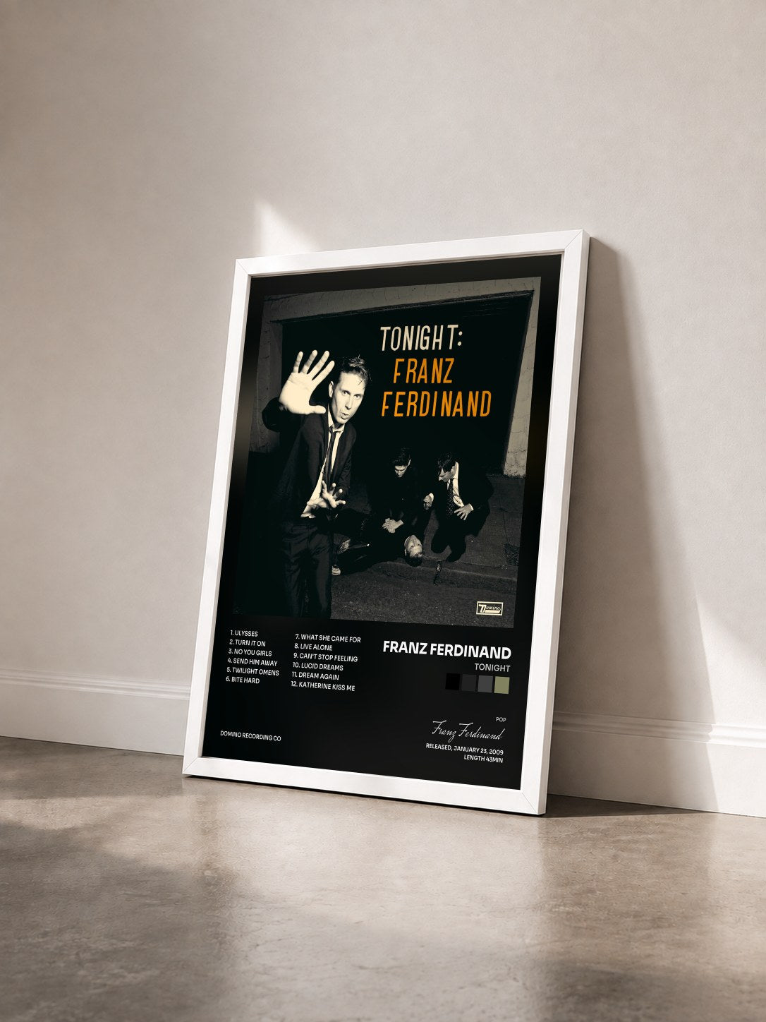 #blanc Tonight von Franz Ferdinand als gerahmter Kunstdruck von schräg gesehen, weißer Rahmen