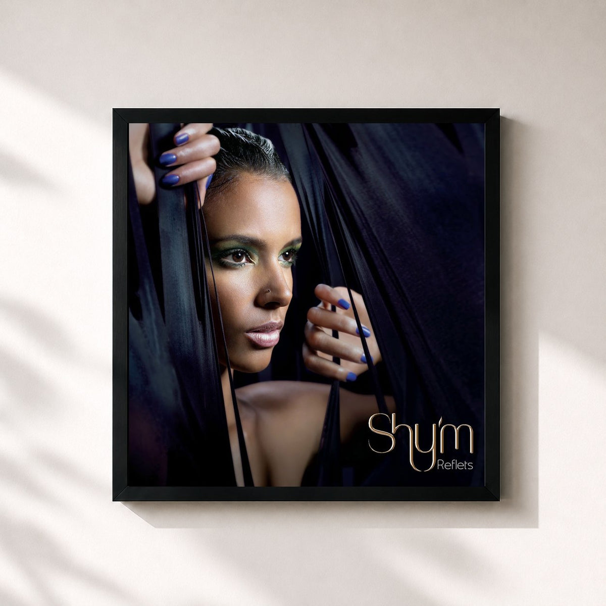 #noir Tableau carré de l'album Reflets de Shy'm, cadre noir 32x32 cm