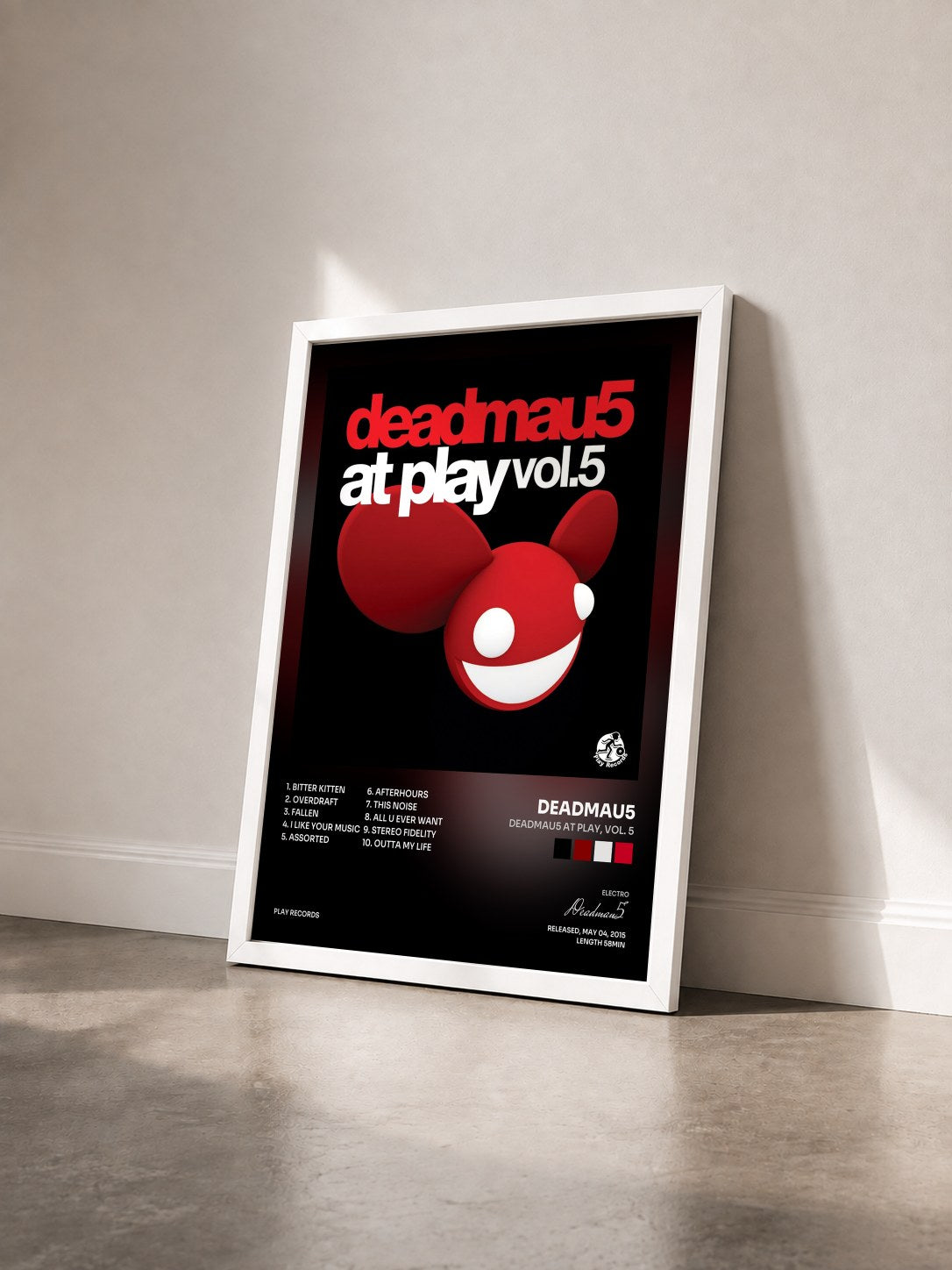 #blanc Tableau de l'album deadmau5 At Play, Vol. 5 de Deadmau5 vu de trois quarts, cadre blanc