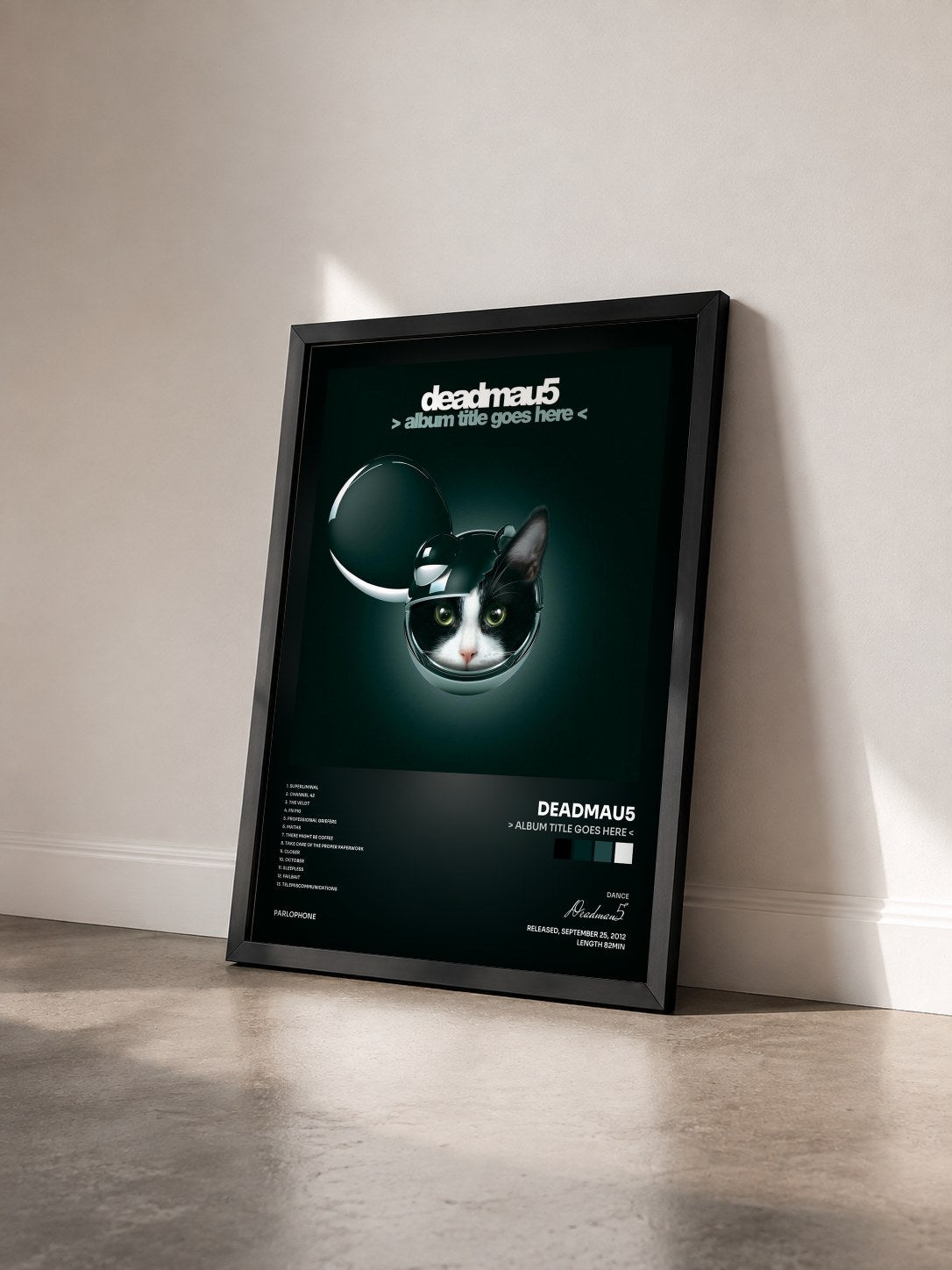 #noir Tableau de l'album > album title goes here < de Deadmau5 vu de trois quarts, cadre noir