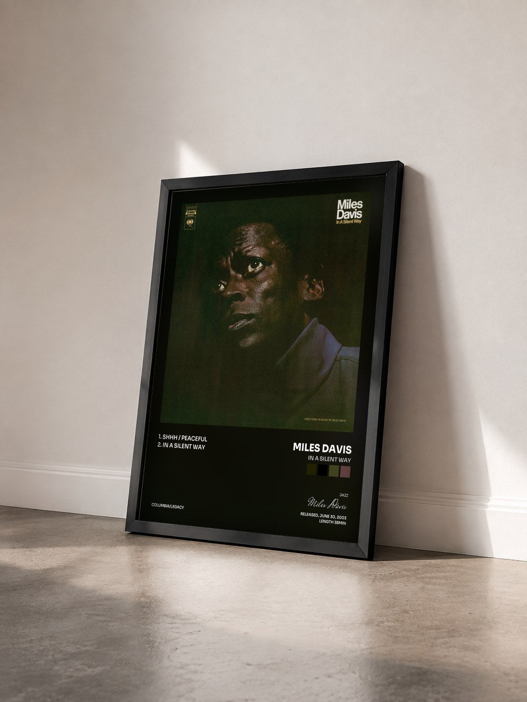 #noir Tableau de l'album In A Silent Way de Miles Davis vu de trois quarts, cadre noir
