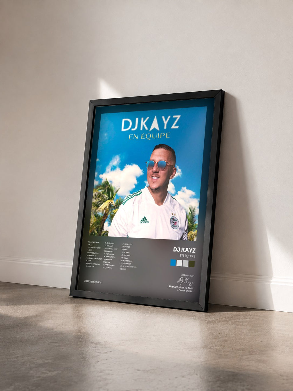 #noir Tableau de l'album En équipe de Dj Kayz vu de trois quarts, cadre noir