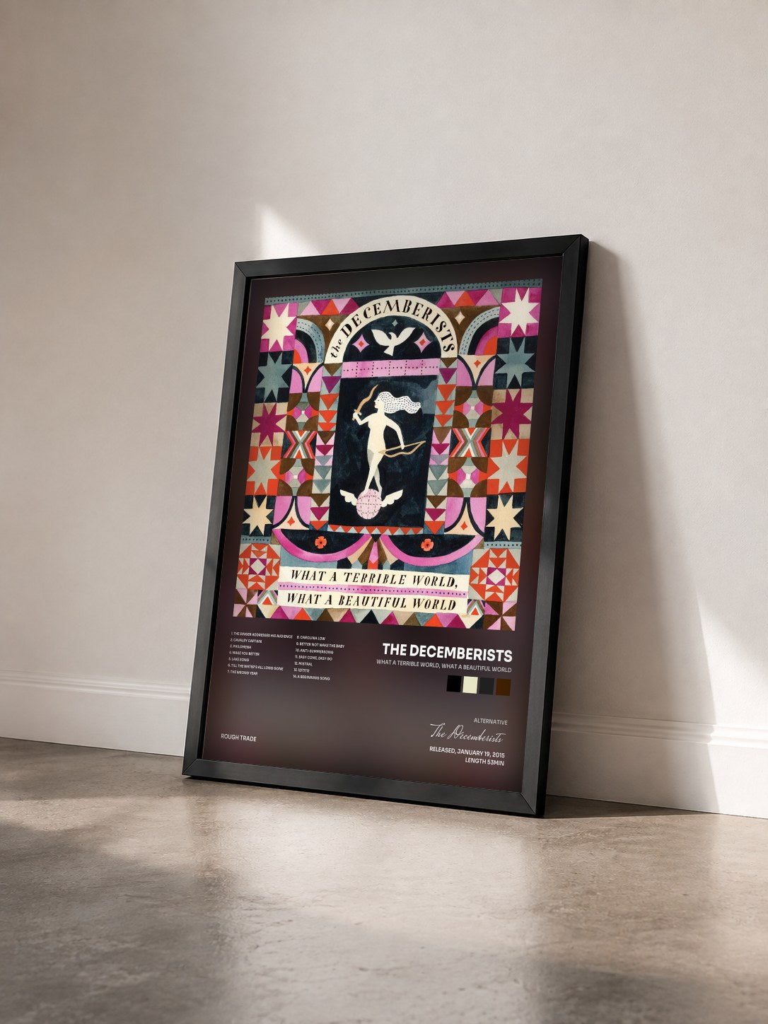 #noir What A Terrible World, What A Beautiful World di The Decemberists in stampa incorniciata vista di tre quarti, cornice nera