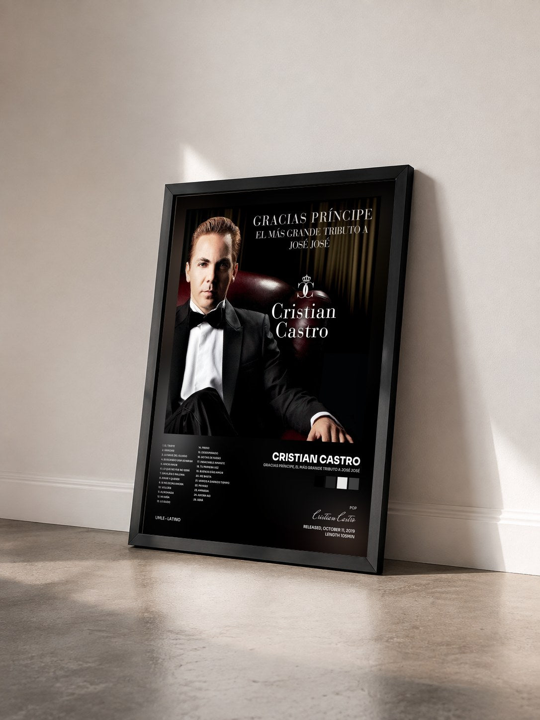 #noir Tableau de l'album Gracias Príncipe, El Más Grande Tributo A José José de Cristian Castro vu de trois quarts, cadre noir