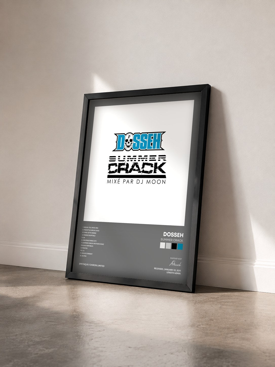 #noir Tableau de l'album Summer Crack de Dosseh vu de trois quarts, cadre noir