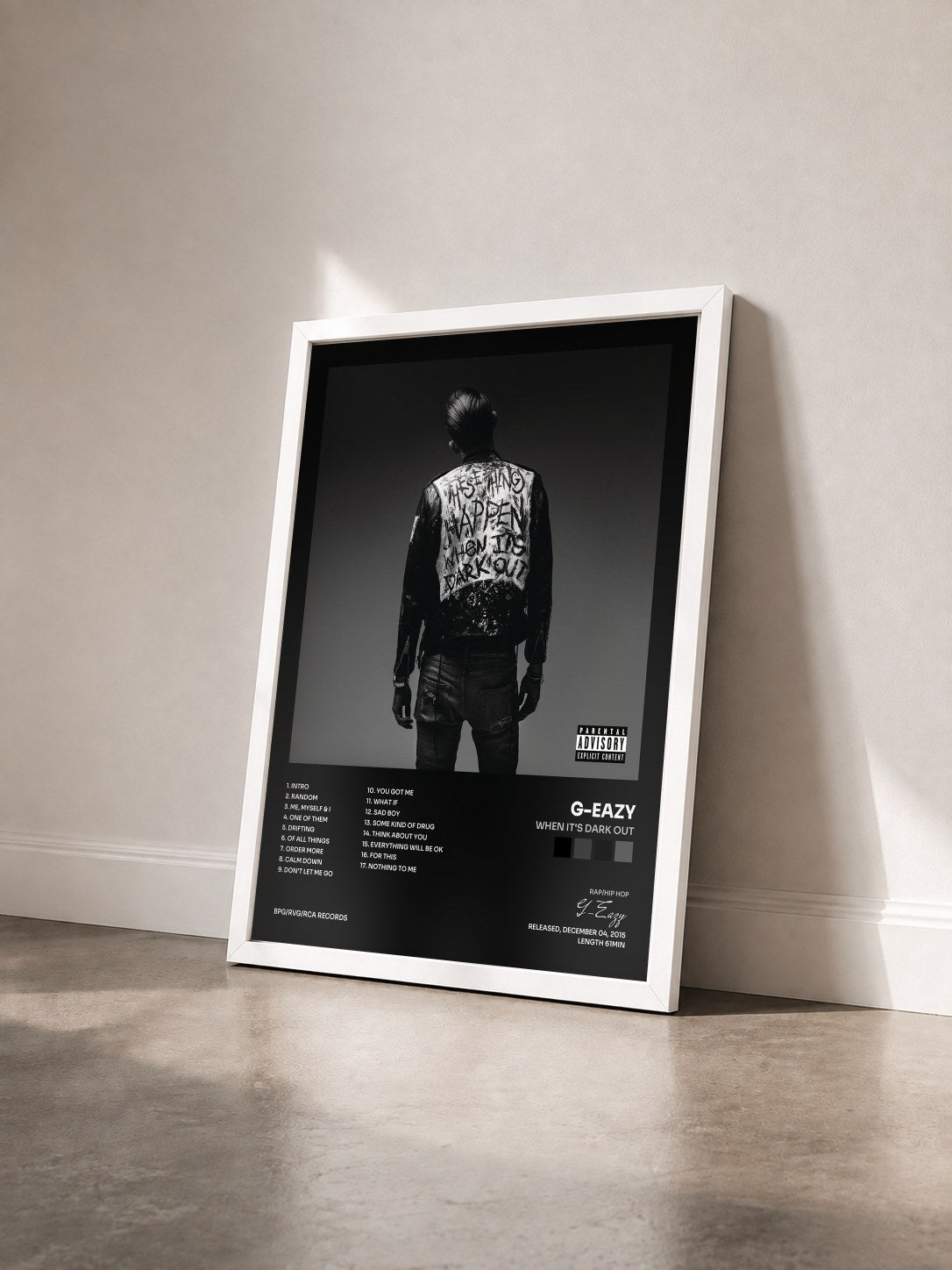 #blanc When It's Dark Out de G-Eazy en lámina enmarcada vista de tres cuartos, marco blanco