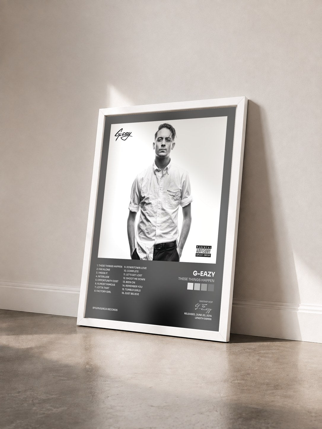 #blanc These Things Happen de G-Eazy en lámina enmarcada vista de tres cuartos, marco blanco