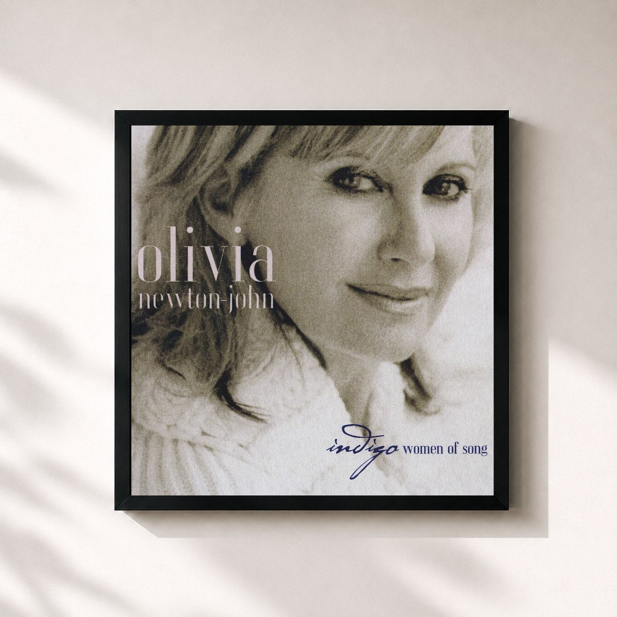 #noir Tableau carré de l'album Indigo: Women Of Song de Olivia Newton-John, cadre noir 32x32 cm