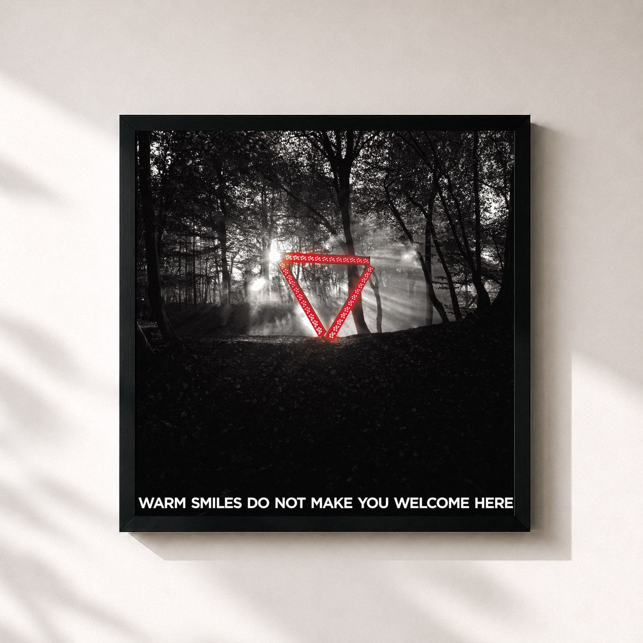 #noir Tableau carré de l'album Warm Smiles Do Not Make You Welcome Here Remixes de Enter Shikari, cadre noir 32x32 cm