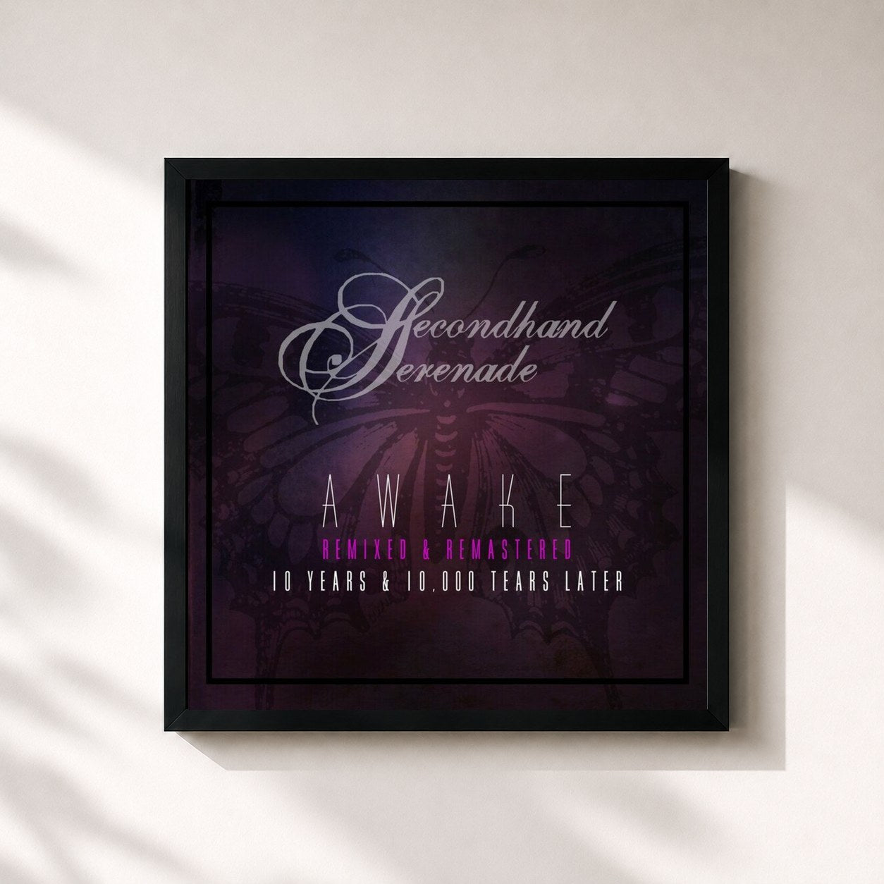 #noir Tableau carré de l'album Awake (Remixed & Remastered: 10 Years & 10,000 Tears Later) de Secondhand Serenade, cadre noir 32x32 cm