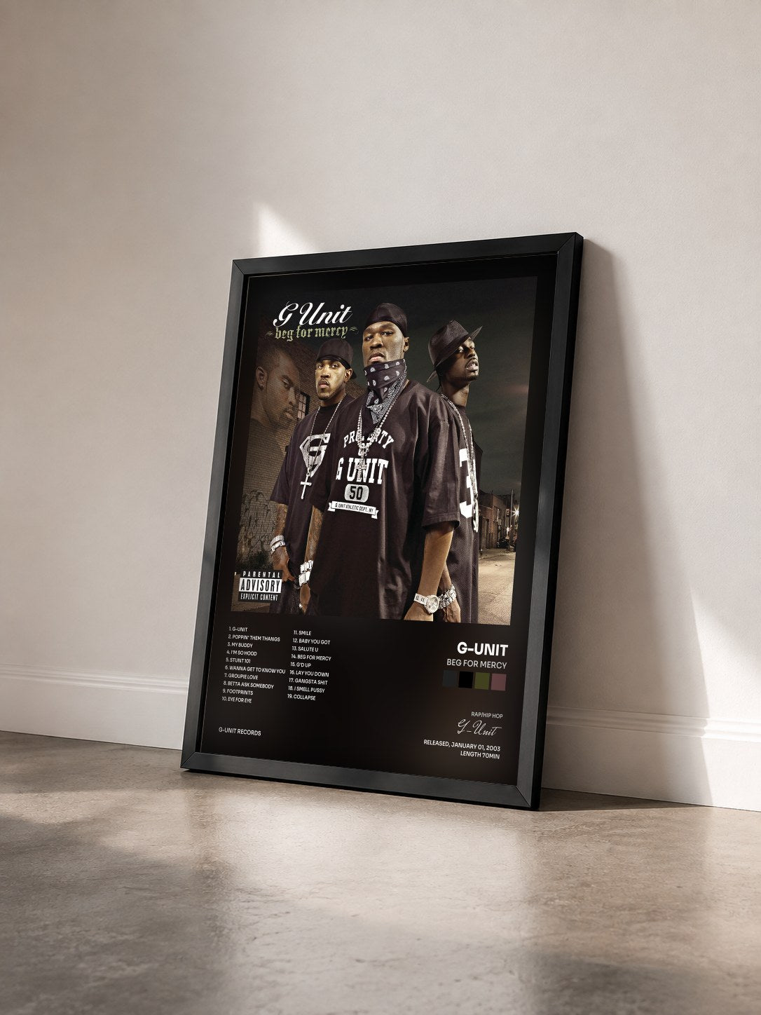 #noir Beg For Mercy von G-Unit als gerahmter Kunstdruck von schräg gesehen, schwarzer Rahmen