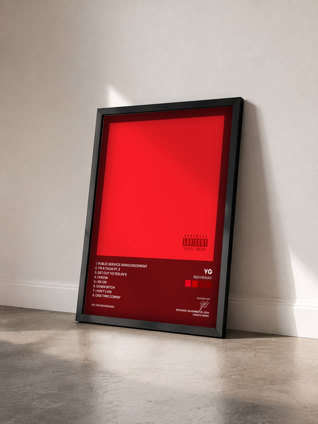 #noir Tableau de l'album Red Friday de YG vu de trois quarts, cadre noir