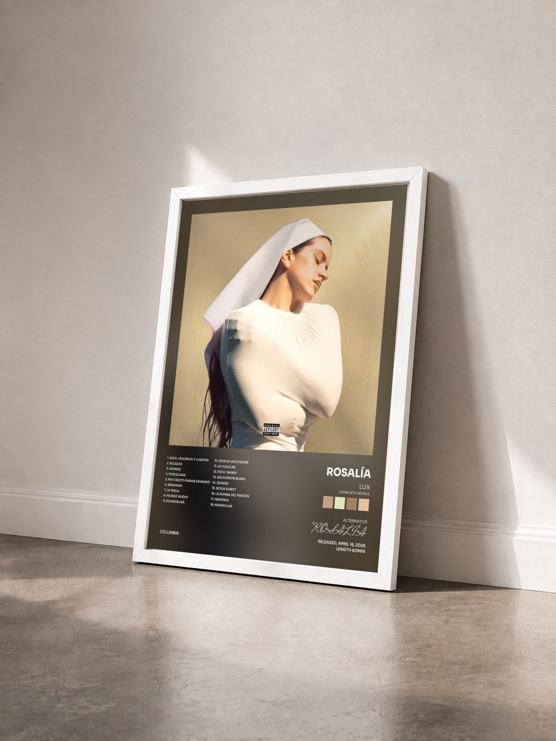 #blanc Tableau de l'album LUX (Complete Works) de ROSALÍA vu de trois quarts, cadre blanc