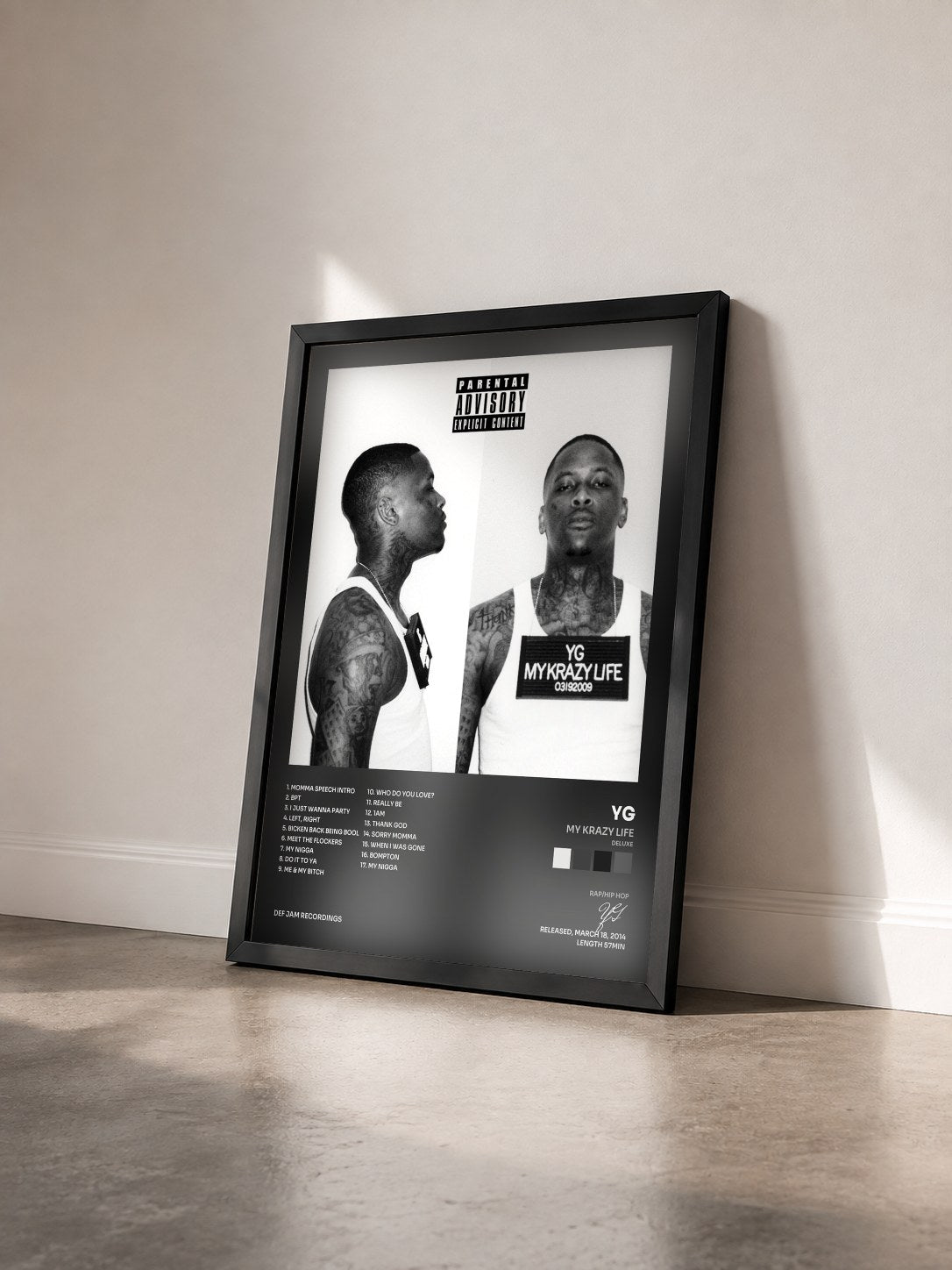 #noir Tableau de l'album My Krazy Life (Deluxe) de YG vu de trois quarts, cadre noir