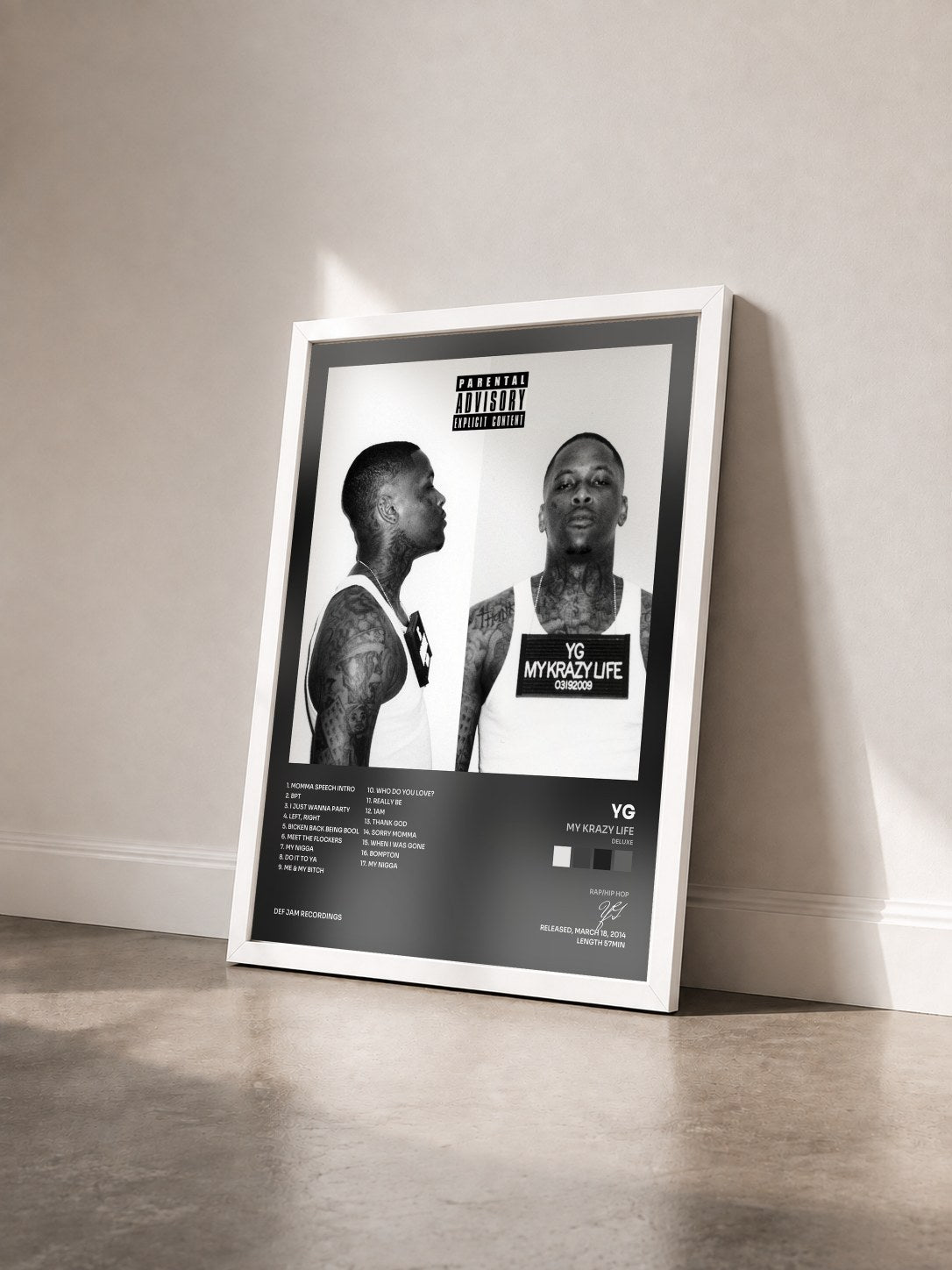 #blanc Tableau de l'album My Krazy Life (Deluxe) de YG vu de trois quarts, cadre blanc