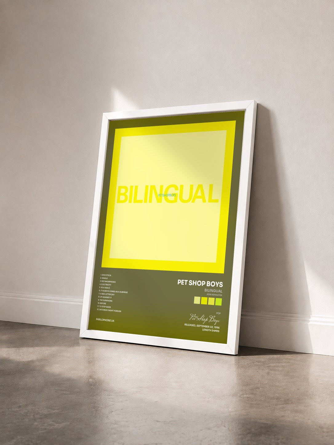 #blanc Tableau de l'album Bilingual (2018 Remaster) de Pet Shop Boys vu de trois quarts, cadre blanc