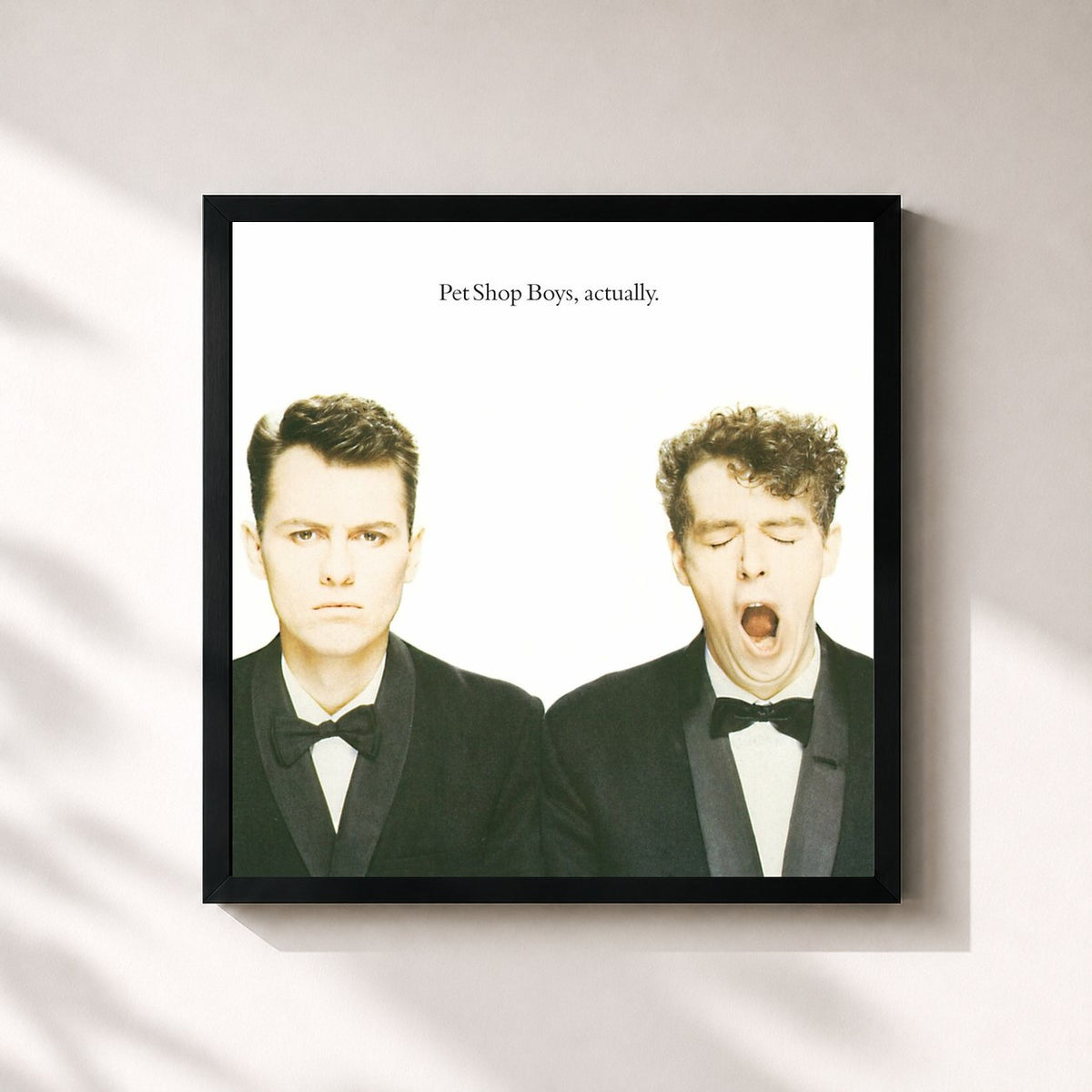 #noir Tableau carré de l'album Actually (2018 Remaster) de Pet Shop Boys, cadre noir 32x32 cm