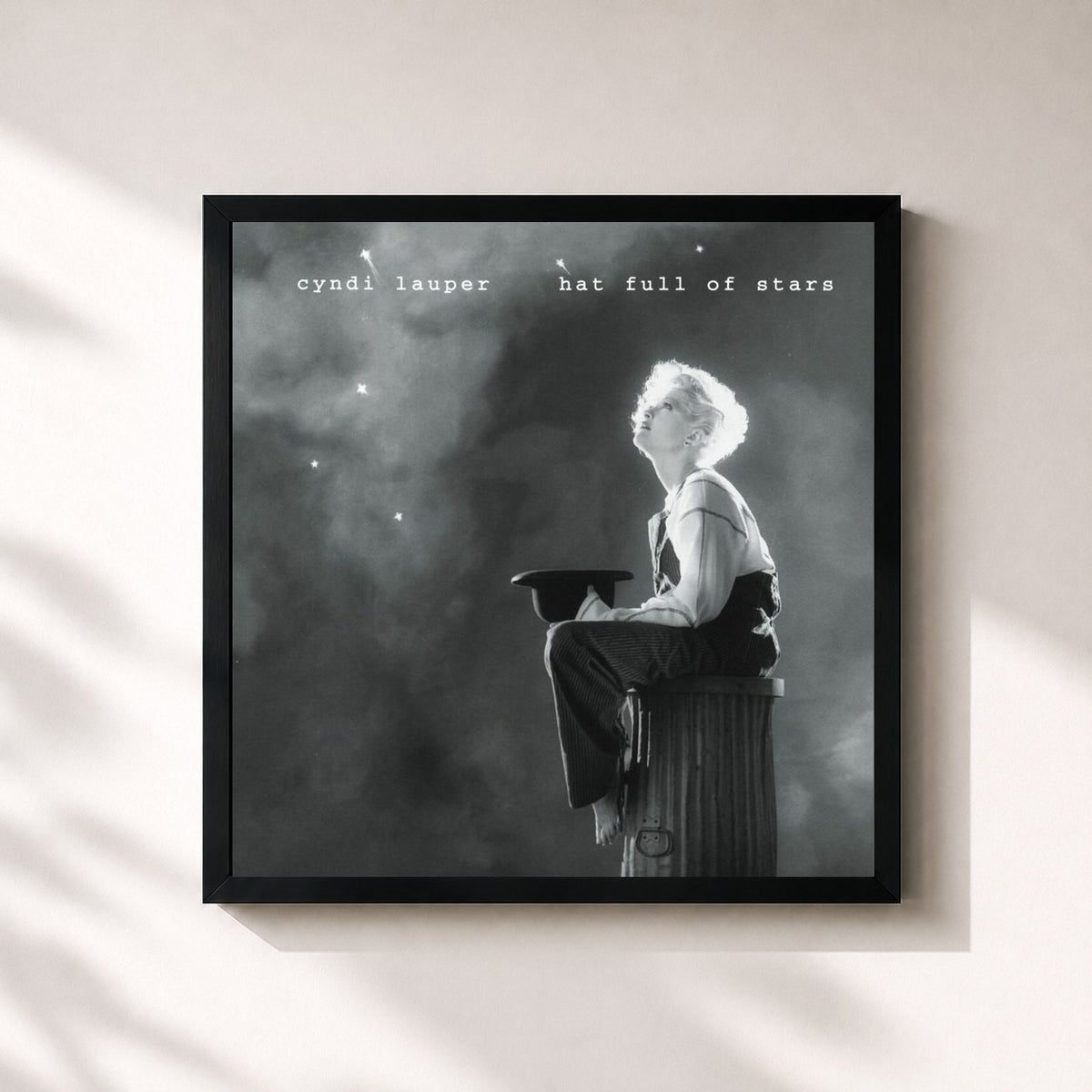 #noir Hat Full Of Stars di Cyndi Lauper in stampa quadrata incorniciata, cornice nera 32x32 cm
