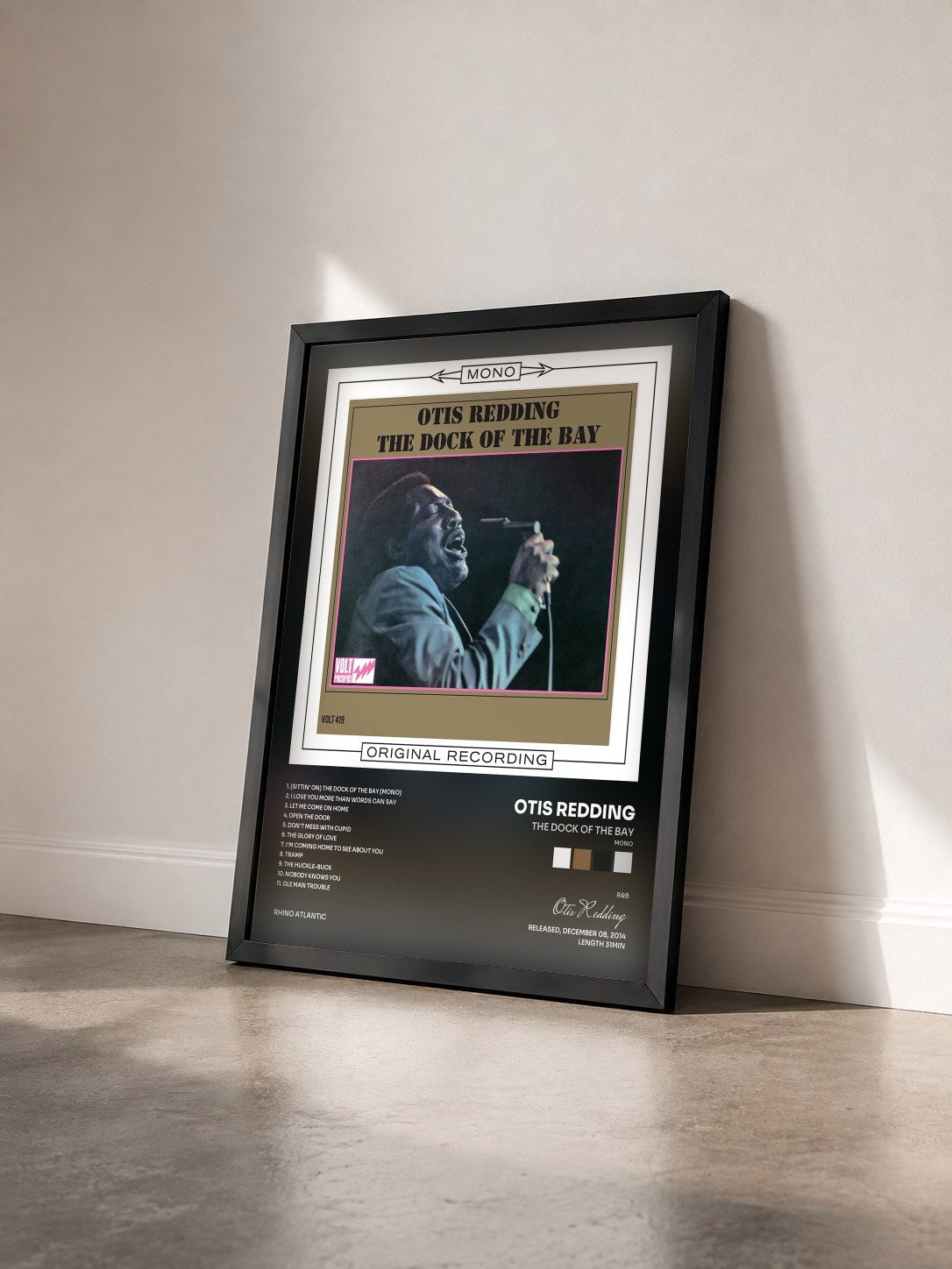 #noir Tableau de l'album The Dock of the Bay (Mono) de Otis Redding vu de trois quarts, cadre noir