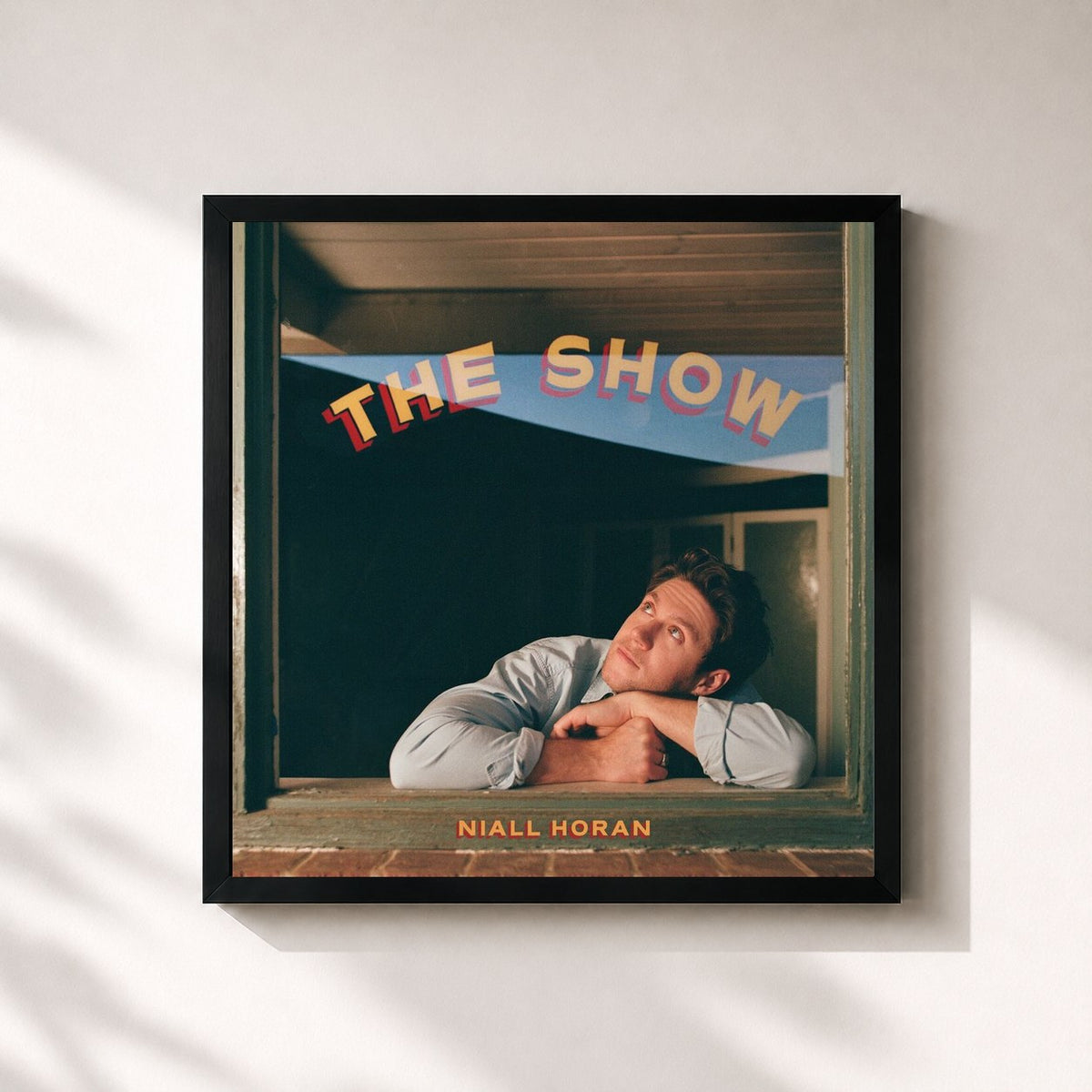 #noir The Show von Niall Horan als quadratischer Kunstdruck, schwarzer Rahmen 32x32 cm