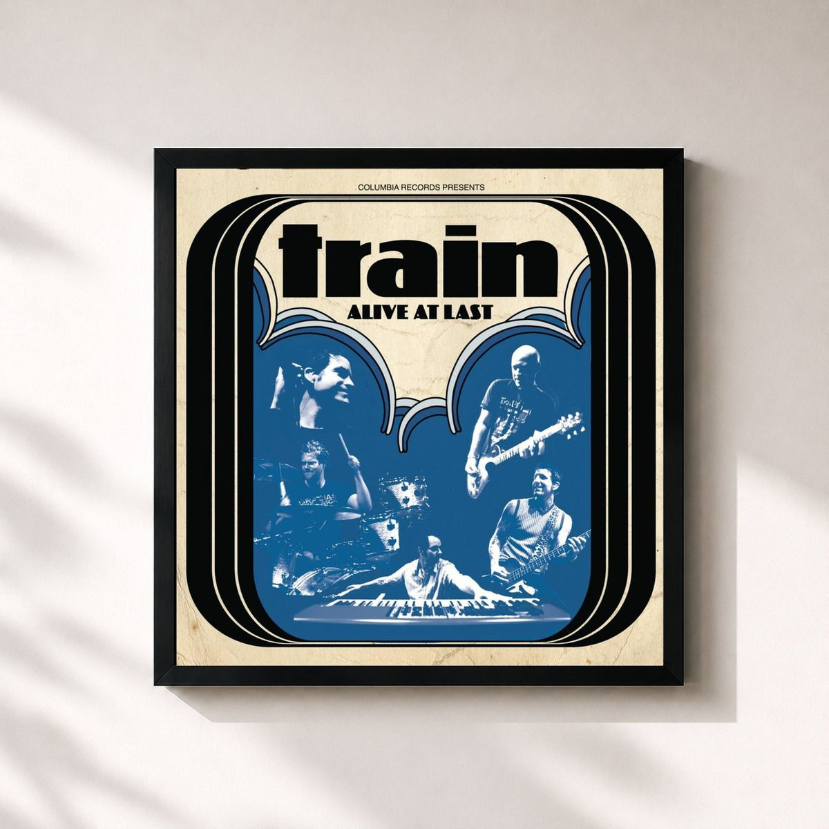#noir Tableau carré de l'album Alive At Last de Train, cadre noir 32x32 cm